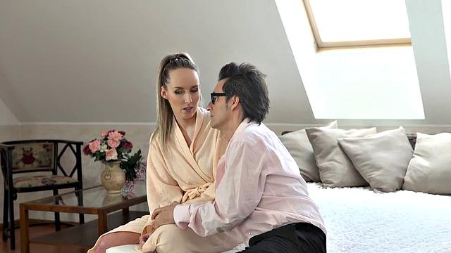 Naughty boy convinces new girlfriend to have quickie in bedroom