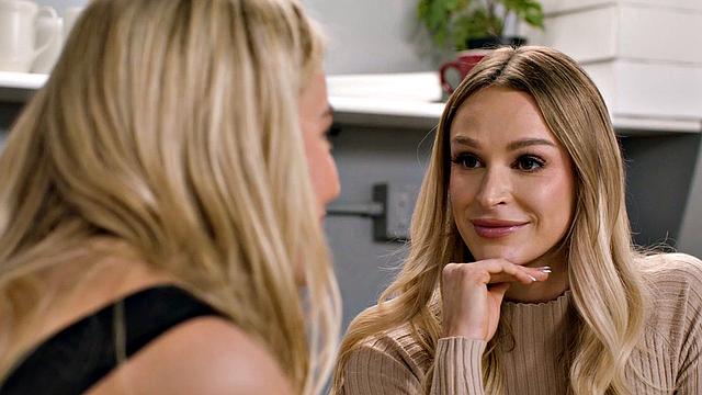 GIRLSWAY - Caring Beauty Blake Blossom Fucks Coworker Emma Hix During Lunch Break