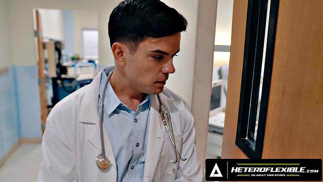 Яркая гей компиляция с Майклом Бостоном: страстный минет, анальный кунилингус и офисный секс с накачанными парнями.