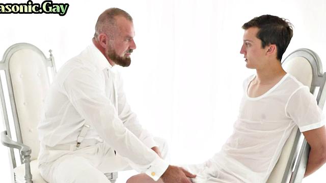 Gyadaddy mason fucks twink with toy after nice handjob