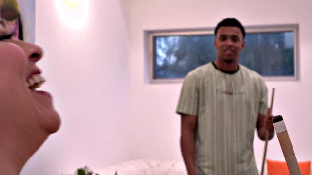 Chubby Amanda Craves Dark Meat