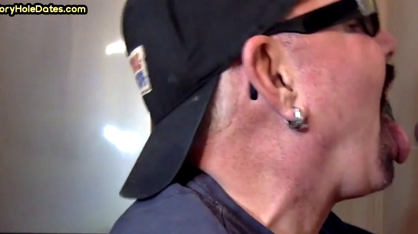 Closeup gloryhole DILF sucks cock in amateur blowjob