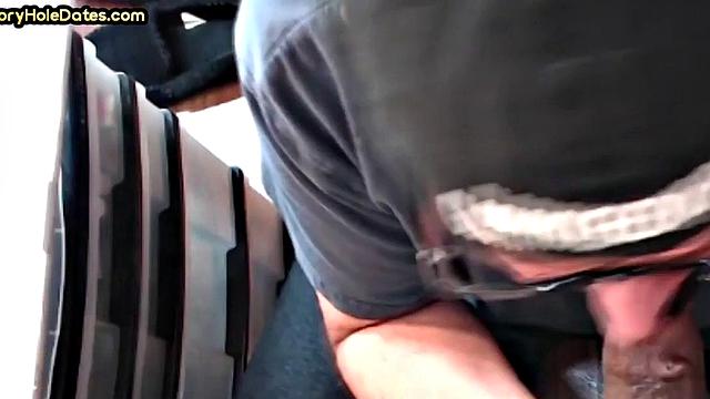 Closeup gloryhole DILF sucks cock in amateur blowjob