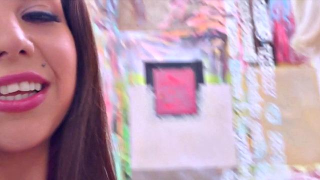 шеридан и холли трогают большие сиськи и играют с игрушками