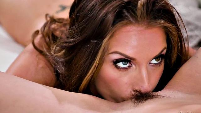 Lez MILF seduces perverted beauty b4 eating her pussy out