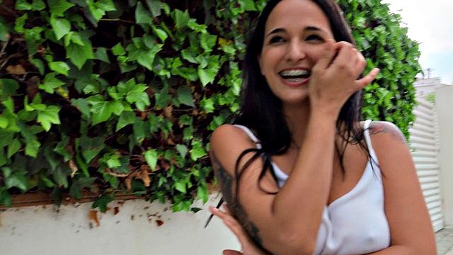 Latina with pierced tits gets risky outdoor fucking and handjob