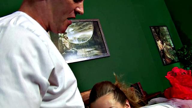 Gabriela Glazer Blackmailed into Threesome