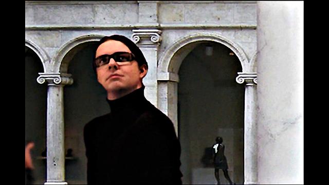 Sexy Melrose Foxxx shows her perfect ass