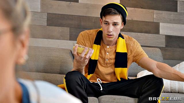 Stepmom Soccer - Cup Shootout