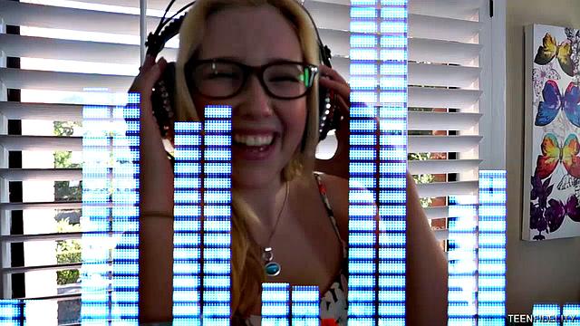 She Can't Handle It! #1