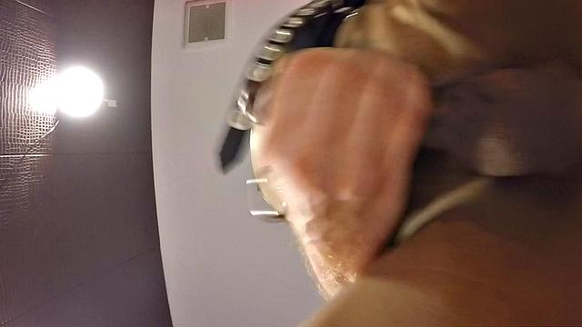 cat в кожаных ремнях: грубый анальный трах и унизительное дойка