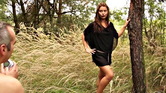 Skinny babe gets fucked outdoors