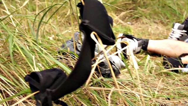 Skinny babe gets fucked outdoors