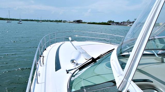 Big-busted bikini babe Billi Bardot's boat rendezvous