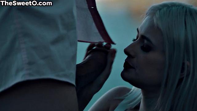 Любовник решил проверить, настоящая ли у блондинки оргазмы, или она притворяется  