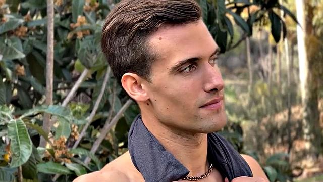 Gorgeous jock seducing the camera man with cumshot