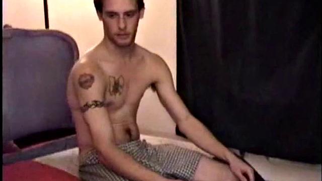 buzz получает минет и кончает