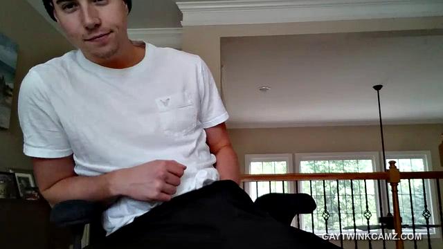 Young Jerks Off On Webcam