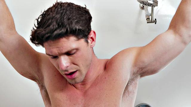 девин франко в горячем гей-тройничке под душем с двумя парнями