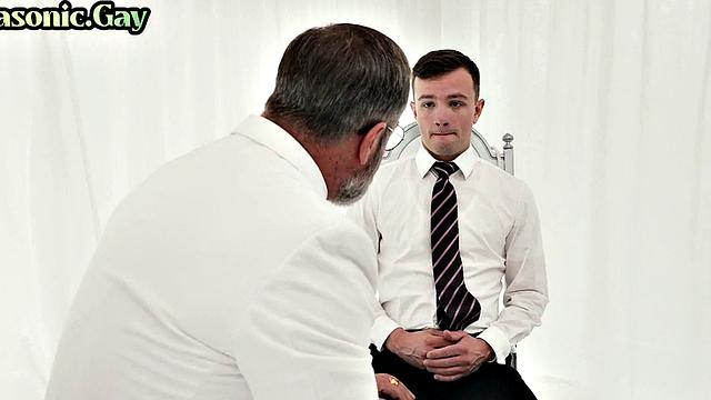 Mature mason toys twink asshole and sucks his dick