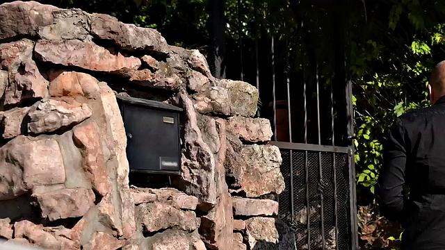 европейская телка в латексе получает мощный анал от своего парня