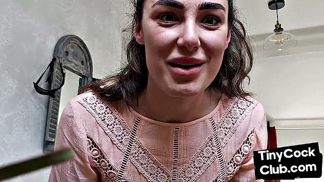 raven brit жестко унижает маленький член и смеётся