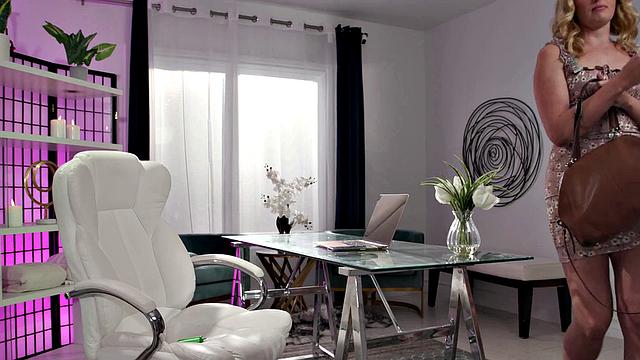 GIRLSWAY - Busty Masseuse MILF Kenzie Taylor Makes Client SQUIRT During RAW FINGERING