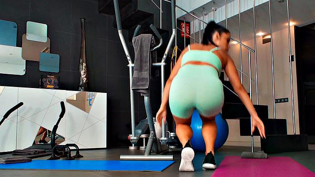 Ebony babe squirting while riding during yoga class