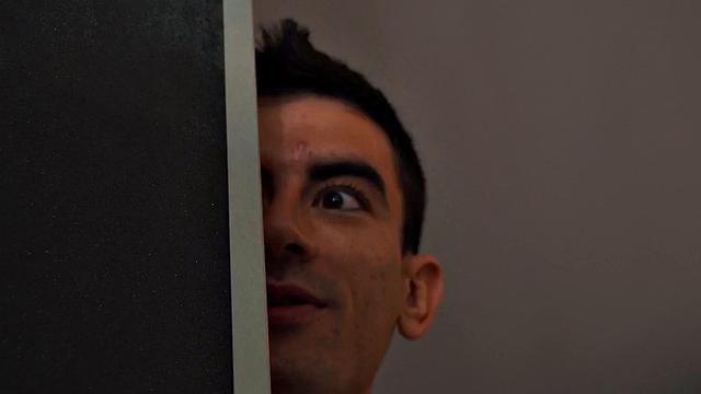 черная йогиня устроила фонтан во время позы наездницы