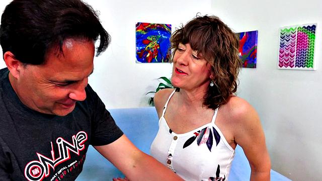 Mature Morgan Has Her Pussy Stuffed