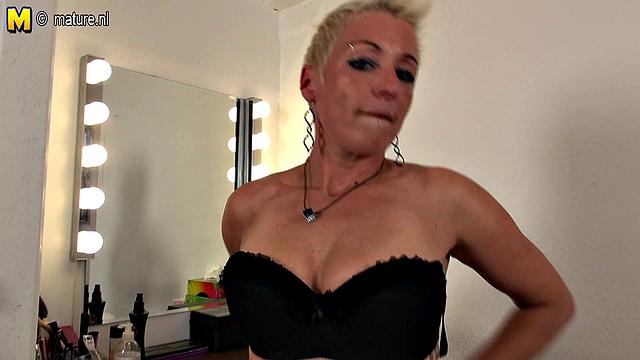 Немецкая милфа Мат-ЕУ-Рос017 мокрая и не может остановиться