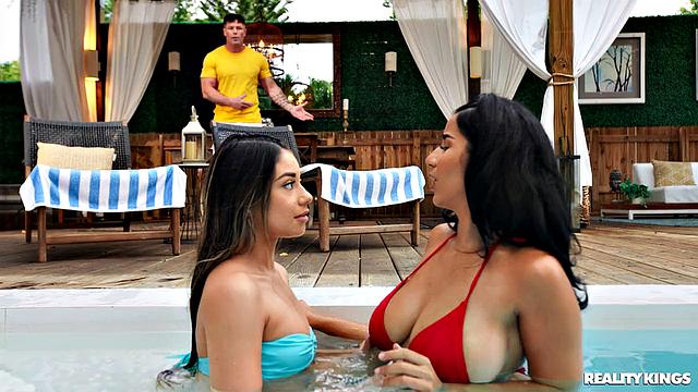 Teaching GF Strapon Lesson