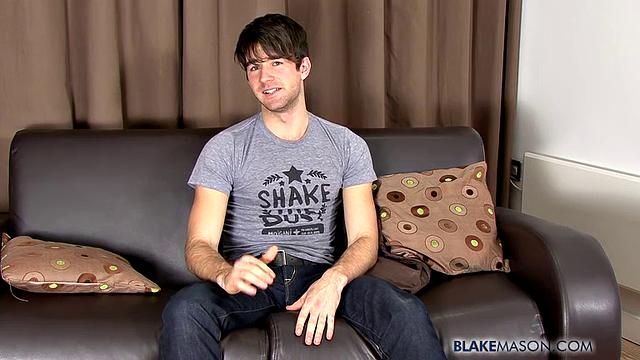 Gorgeous Woody Fox Jacks His Meat