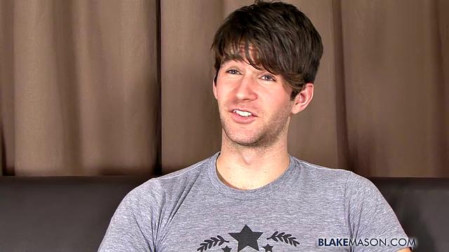 Gorgeous Woody Fox Jacks His Meat