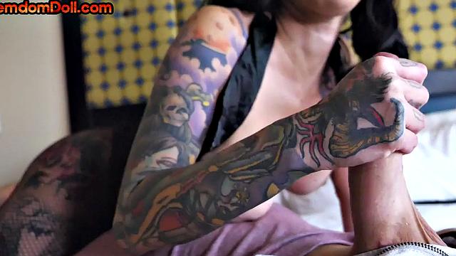 Busty police uniform domina pegs sub with strapon