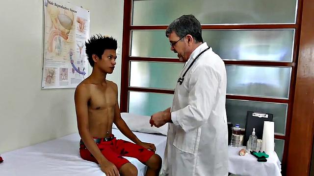 Skinny Asian patient breeded by mature after bj and assplay