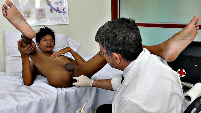 Skinny Asian patient breeded by mature after bj and assplay