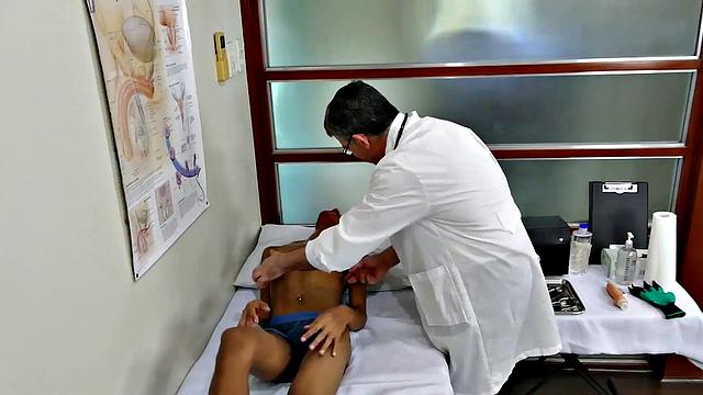 Skinny Asian patient breeded by mature after bj and assplay