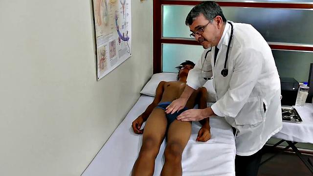 Skinny Asian patient breeded by mature after bj and assplay