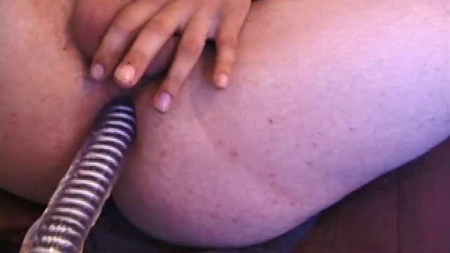 Kalvin Jerks Off With Toy