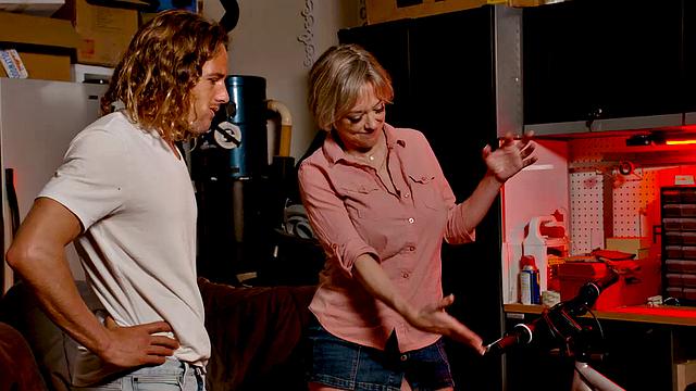 Dee Williams doesn't get mad, she gets even!