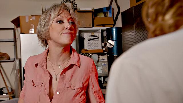 Dee Williams doesn't get mad, she gets even!