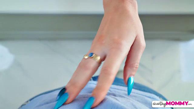 Stepmom Makes Porno - S1:E3