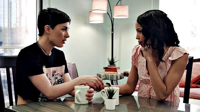 Lesbian ebony babe fingers & licks hairy pussy facesitting GF