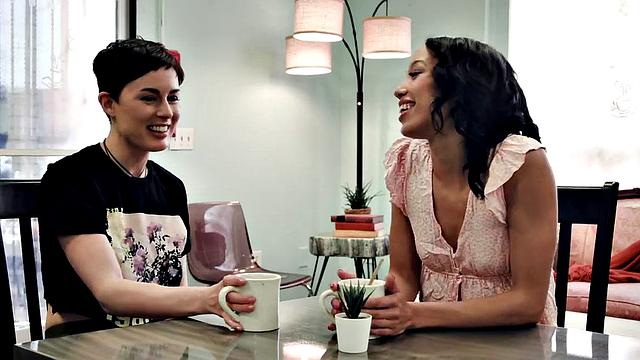 Lesbian ebony babe fingers & licks hairy pussy facesitting GF