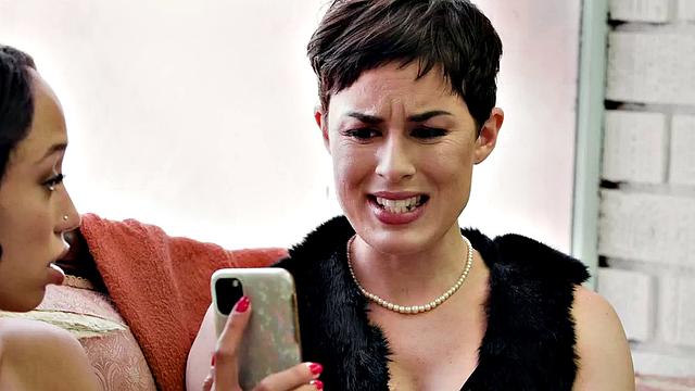 Lesbian ebony babe fingers & licks hairy pussy facesitting GF