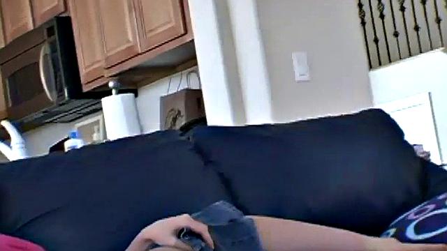 Sexy teen Amber shows off her booty