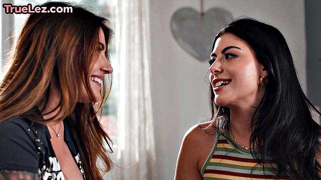 Petite Lesbian pussyfingered by GF