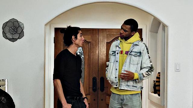 стройная шлюшка наполнила кровать стонами в позе миссионера