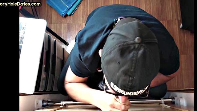 Gloryhole DILF deepthroats dude before barebacking